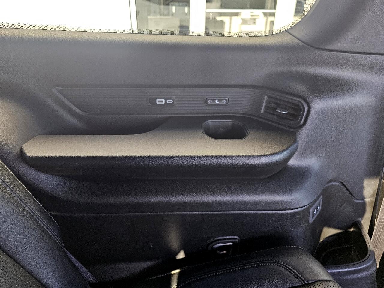 2023 Jeep Wagoneer L Series II photo 40