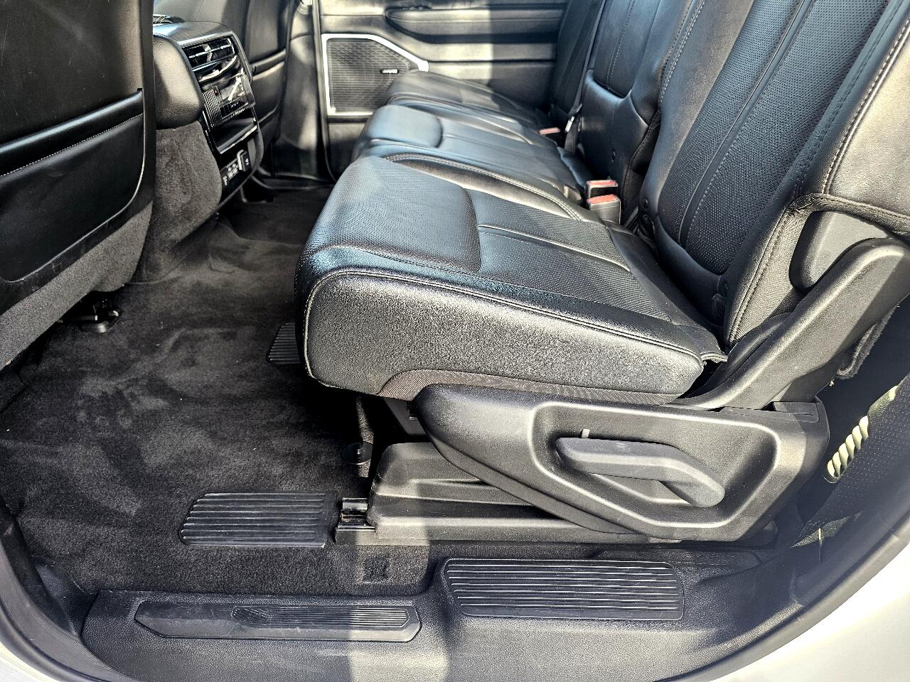 2023 Jeep Wagoneer L Series II photo 45