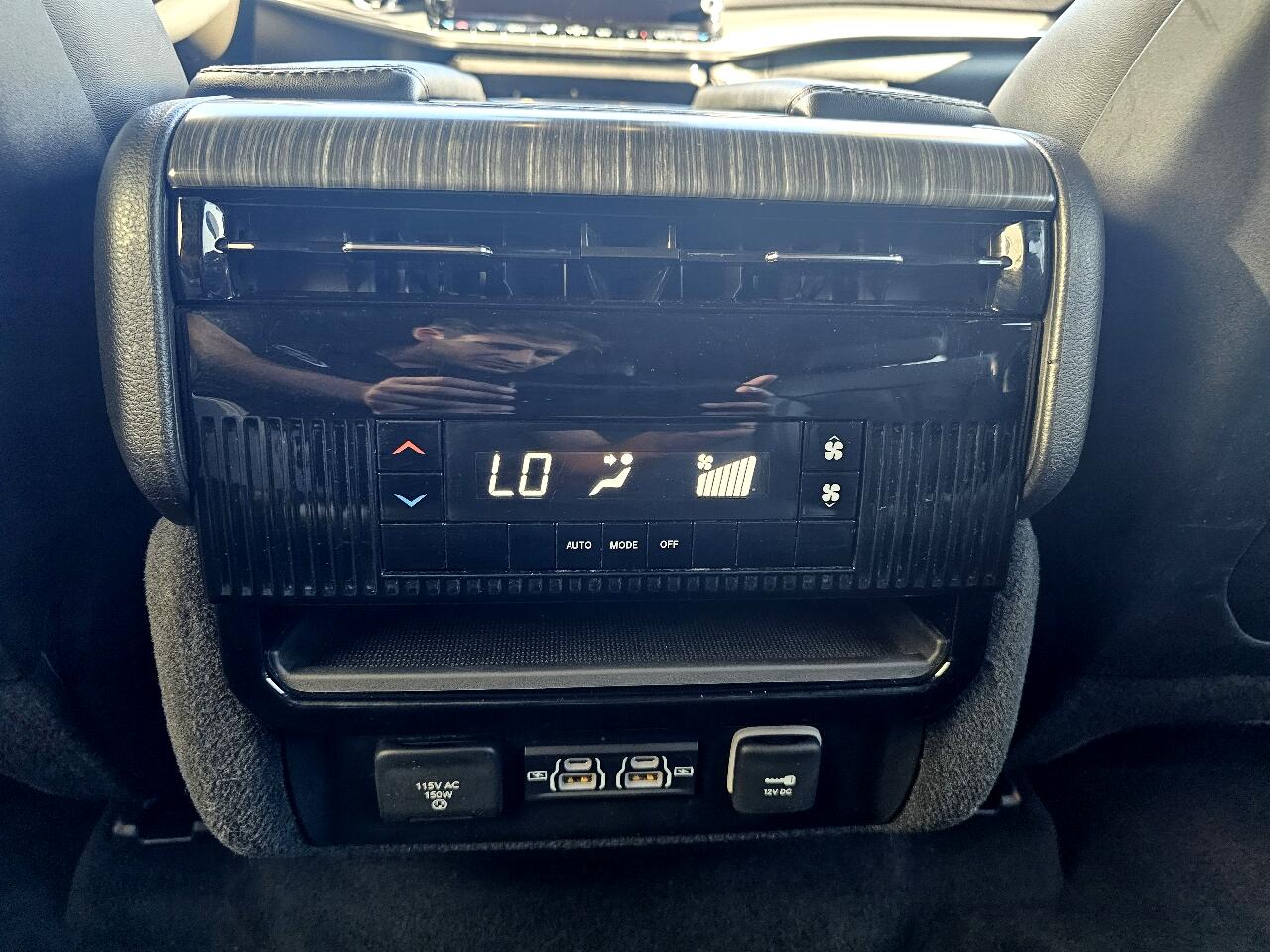2023 Jeep Wagoneer L Series II photo 48