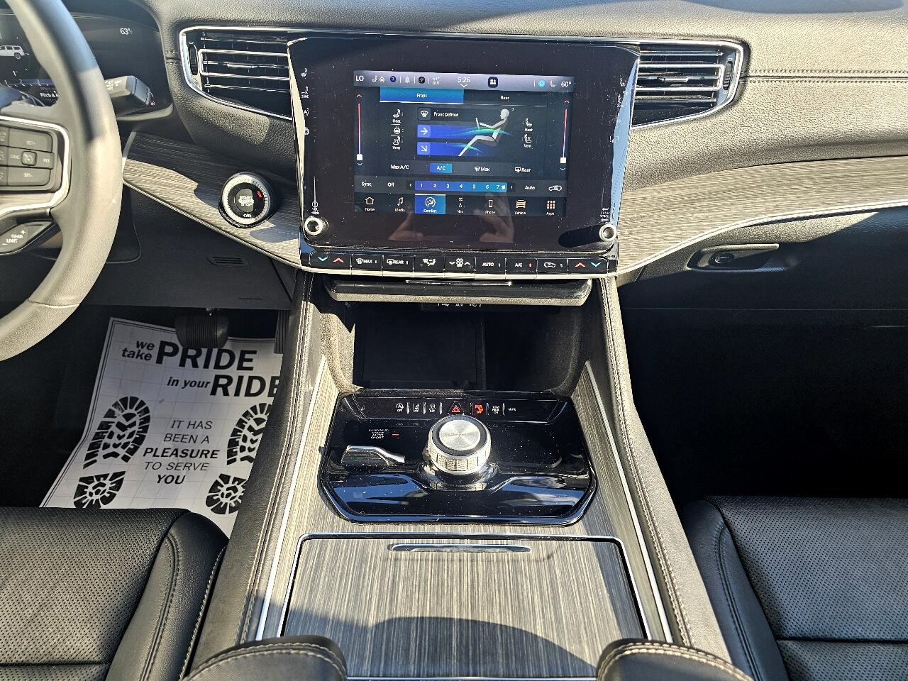 2023 Jeep Wagoneer L Series II photo 52
