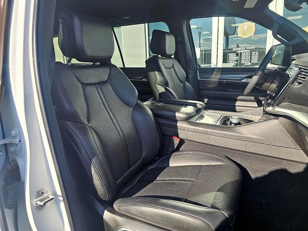 Jeep Wagoneer L Series II 4x4 2023