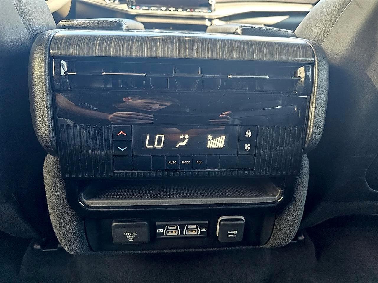 Jeep Wagoneer L Series II 4x4 2023
