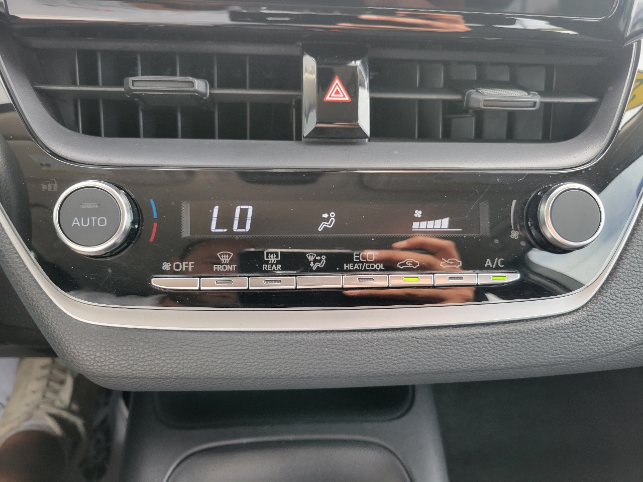 Toyota Corolla LE CVT (Natl) 2024 Toyota Corolla LE CVT (Natl) 2024