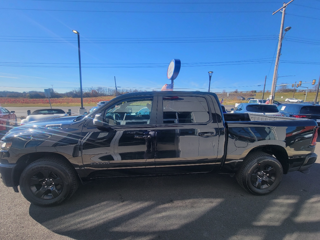 2025 Ram 1500 Tradesman photo 3