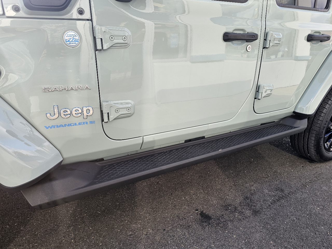 Jeep Wrangler 4xe Sahara 4x4 2024 Jeep Wrangler 4xe Sahara 4x4 2024
