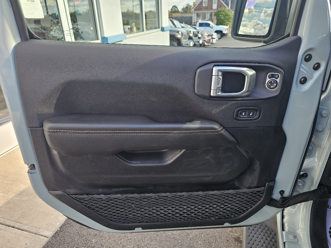 Jeep Wrangler 4xe Sahara 4x4 2024 Jeep Wrangler 4xe Sahara 4x4 2024
