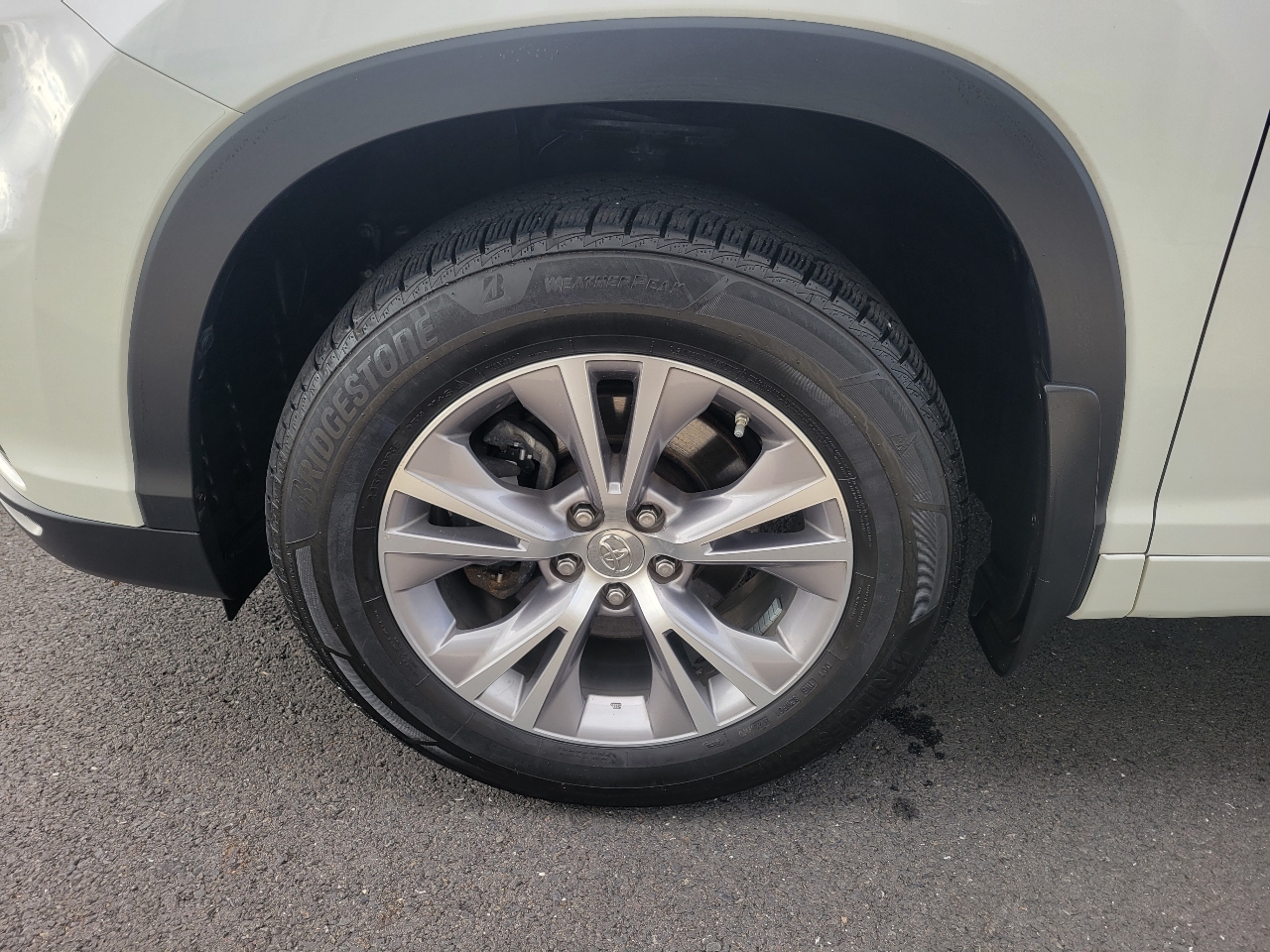 Toyota Highlander AWD 4dr V6 XLE (Natl) 2015