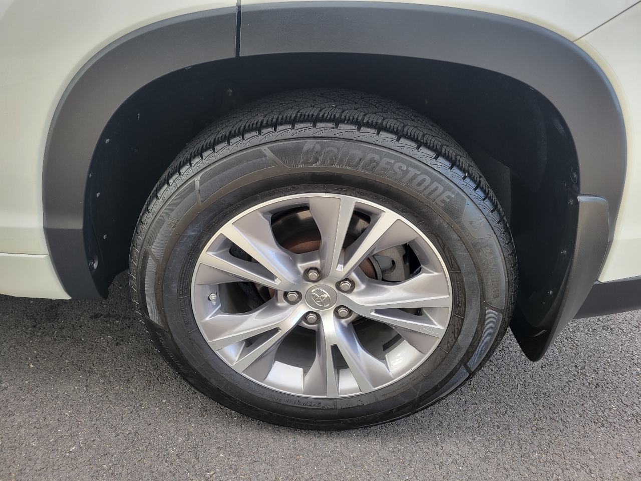 Toyota Highlander AWD 4dr V6 XLE (Natl) 2015