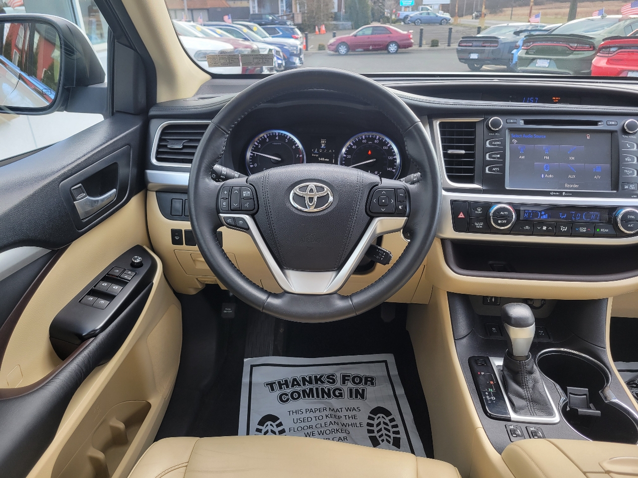 Toyota Highlander AWD 4dr V6 XLE (Natl) 2015