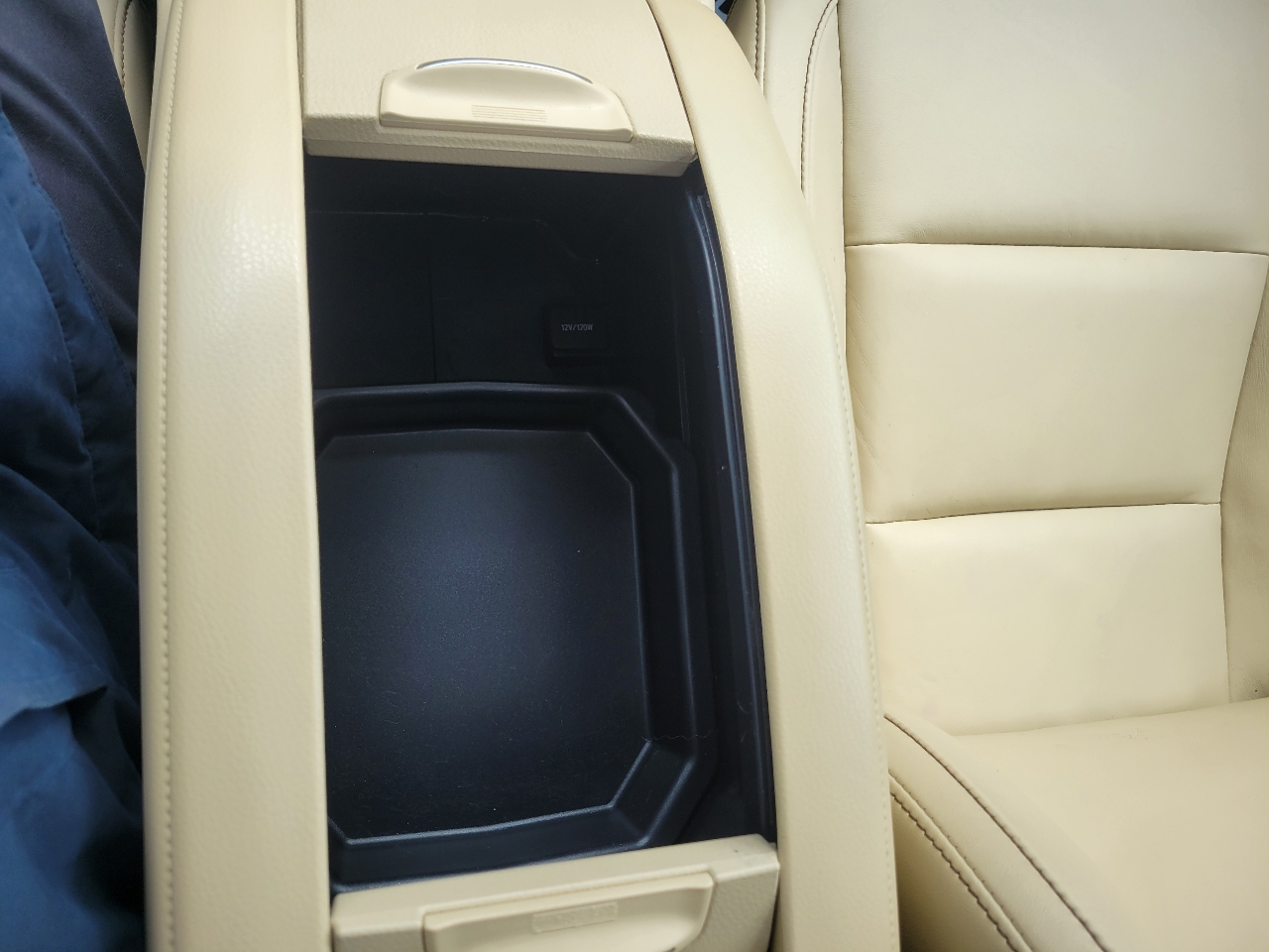 Toyota Highlander AWD 4dr V6 XLE (Natl) 2015