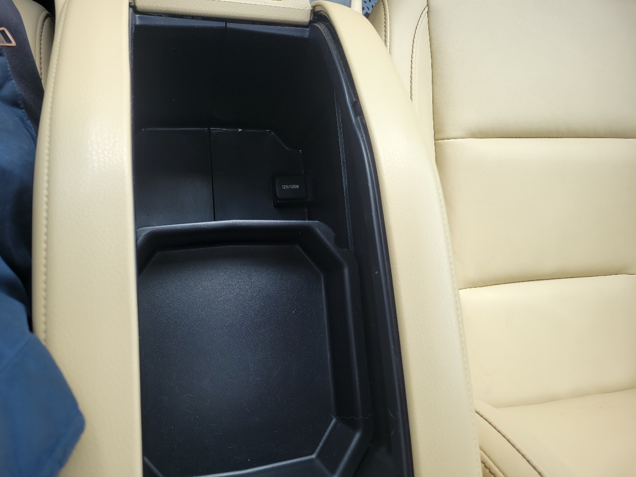 Toyota Highlander AWD 4dr V6 XLE (Natl) 2015