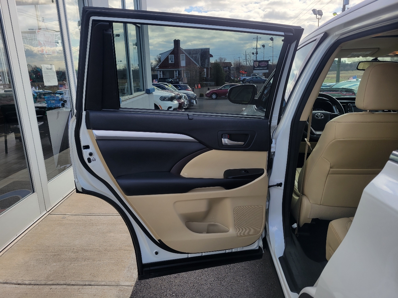 Toyota Highlander AWD 4dr V6 XLE (Natl) 2015