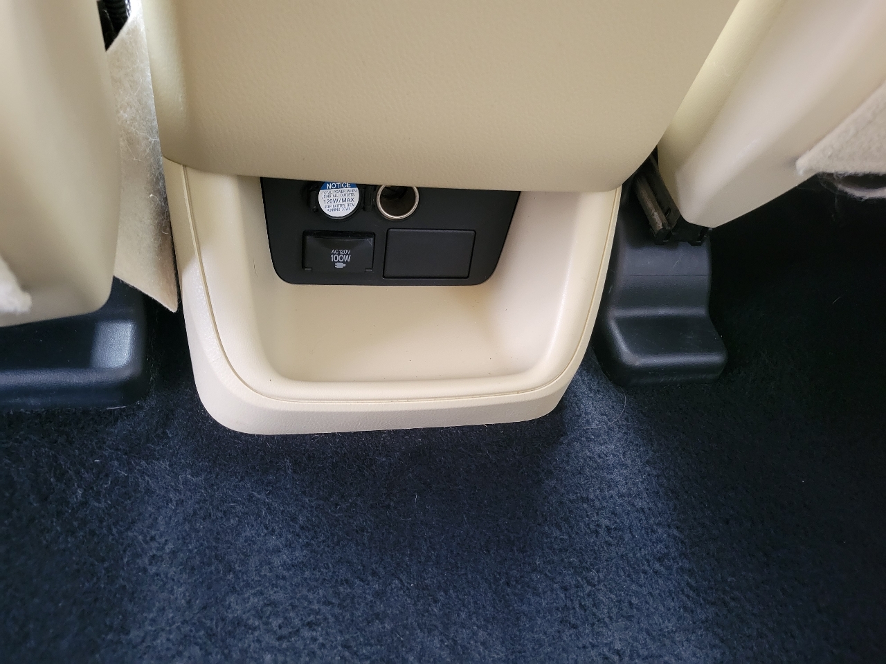 Toyota Highlander AWD 4dr V6 XLE (Natl) 2015