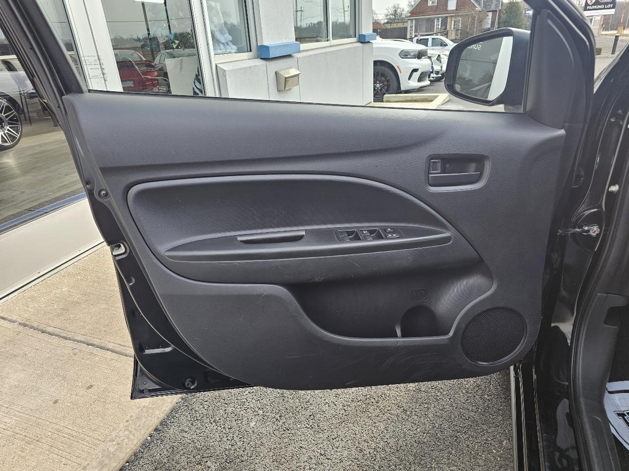 Mitsubishi Mirage ES CVT 2021