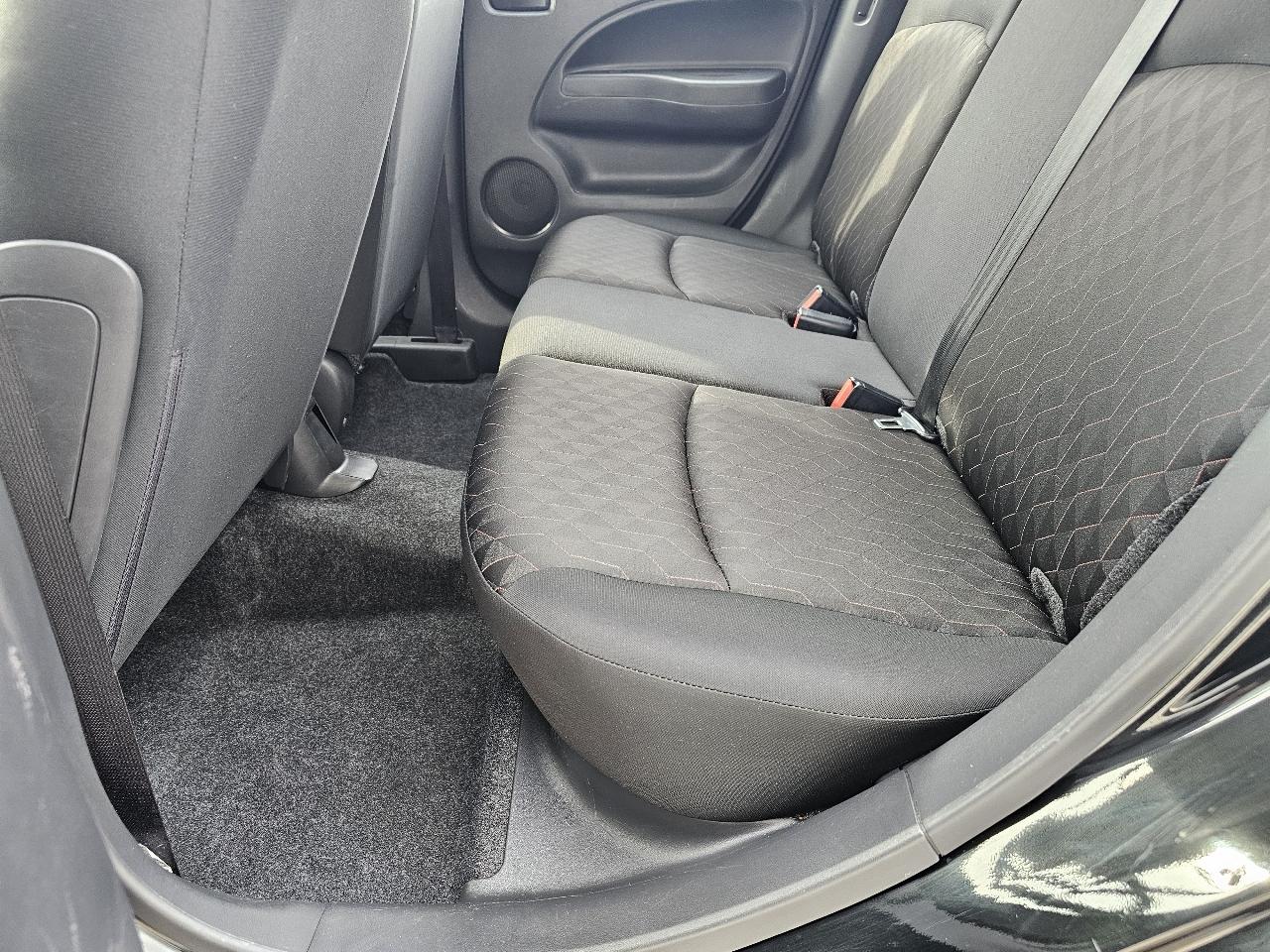 Mitsubishi Mirage ES CVT 2021