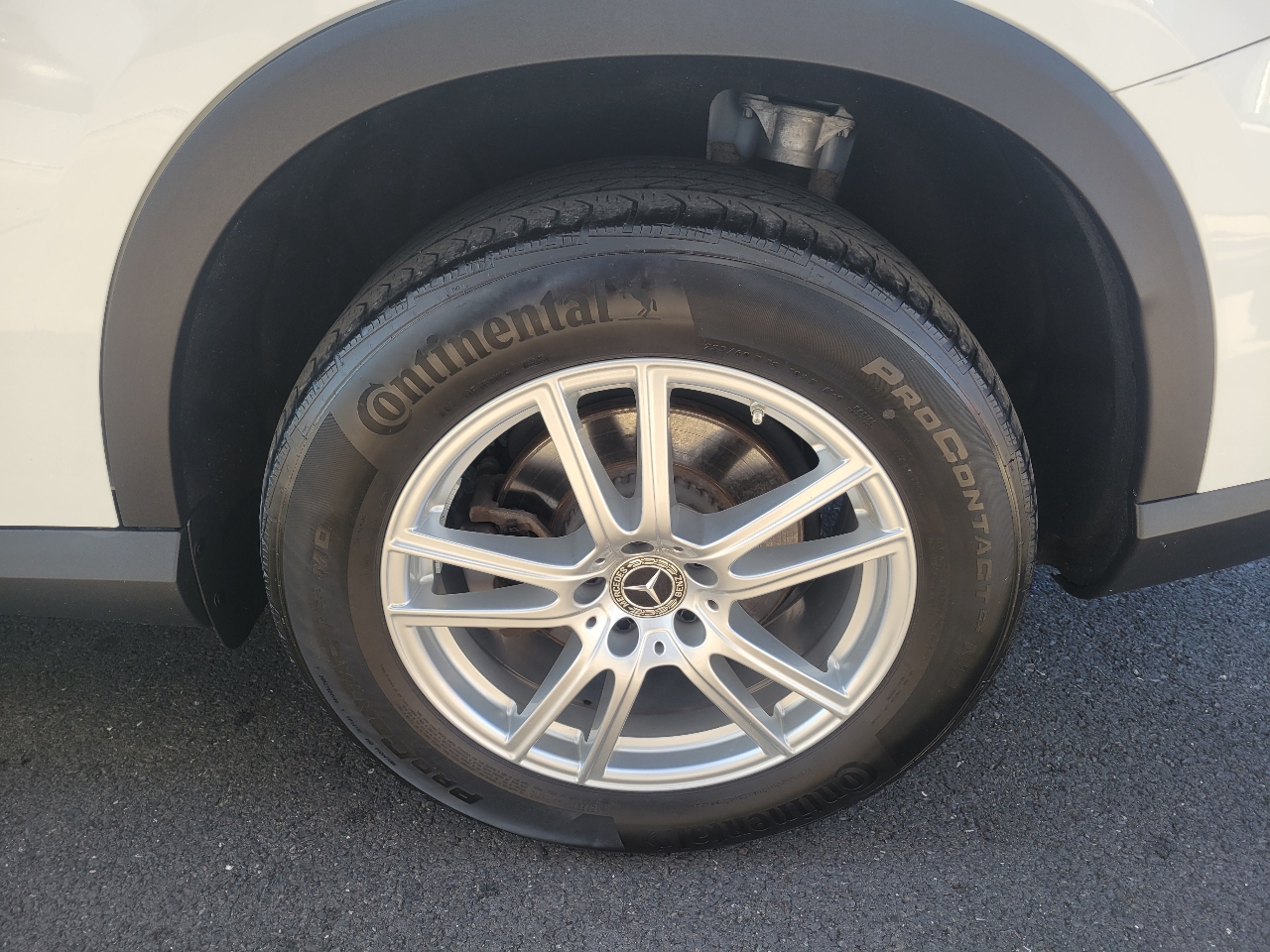 Mercedes-Benz GLC  2023