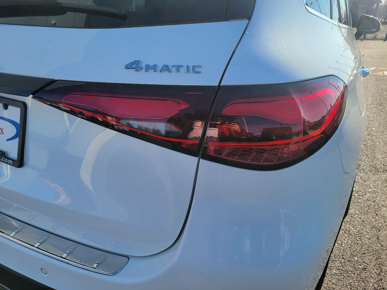 Mercedes-Benz GLC  2023