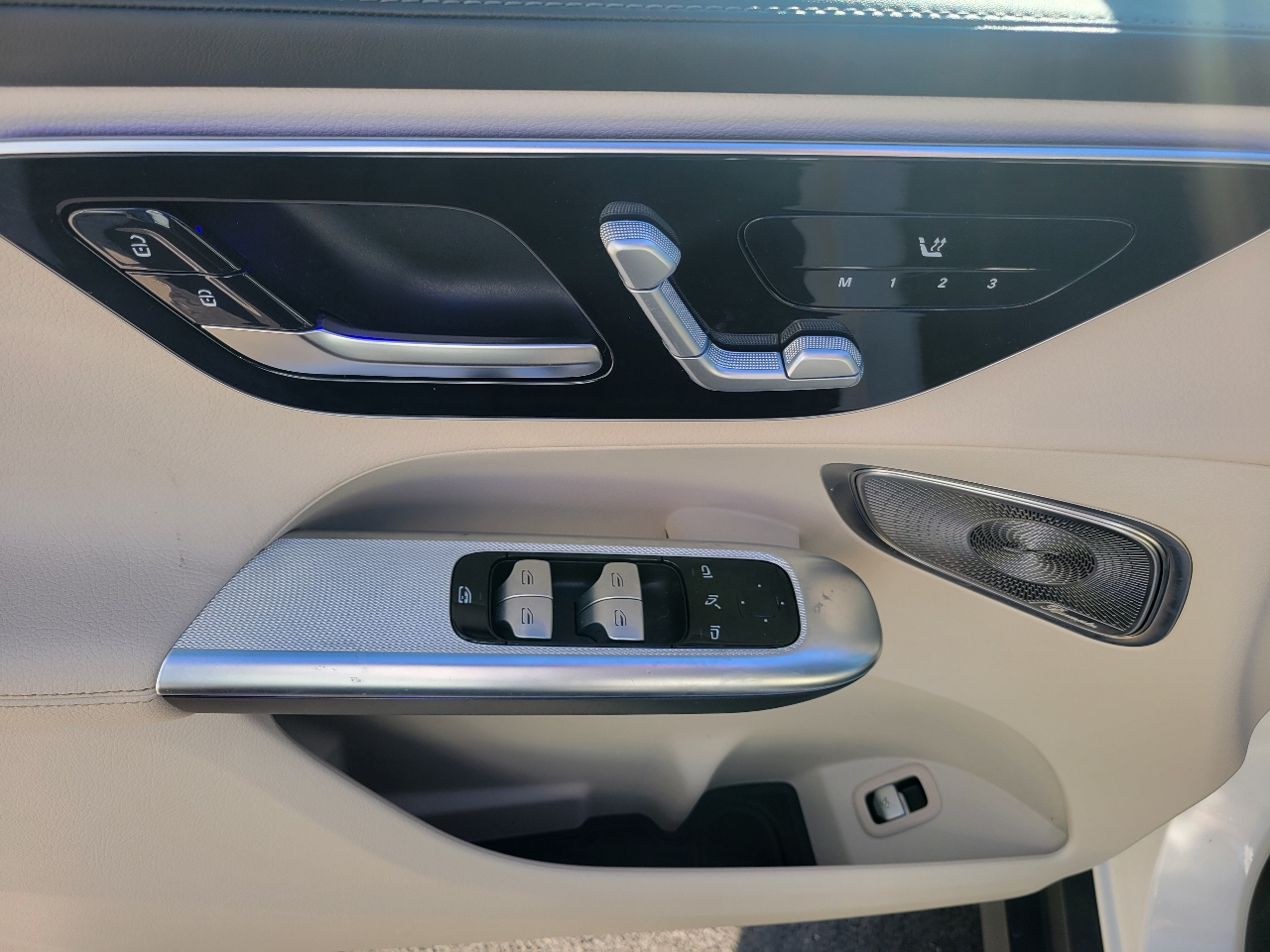 Mercedes-Benz GLC  2023