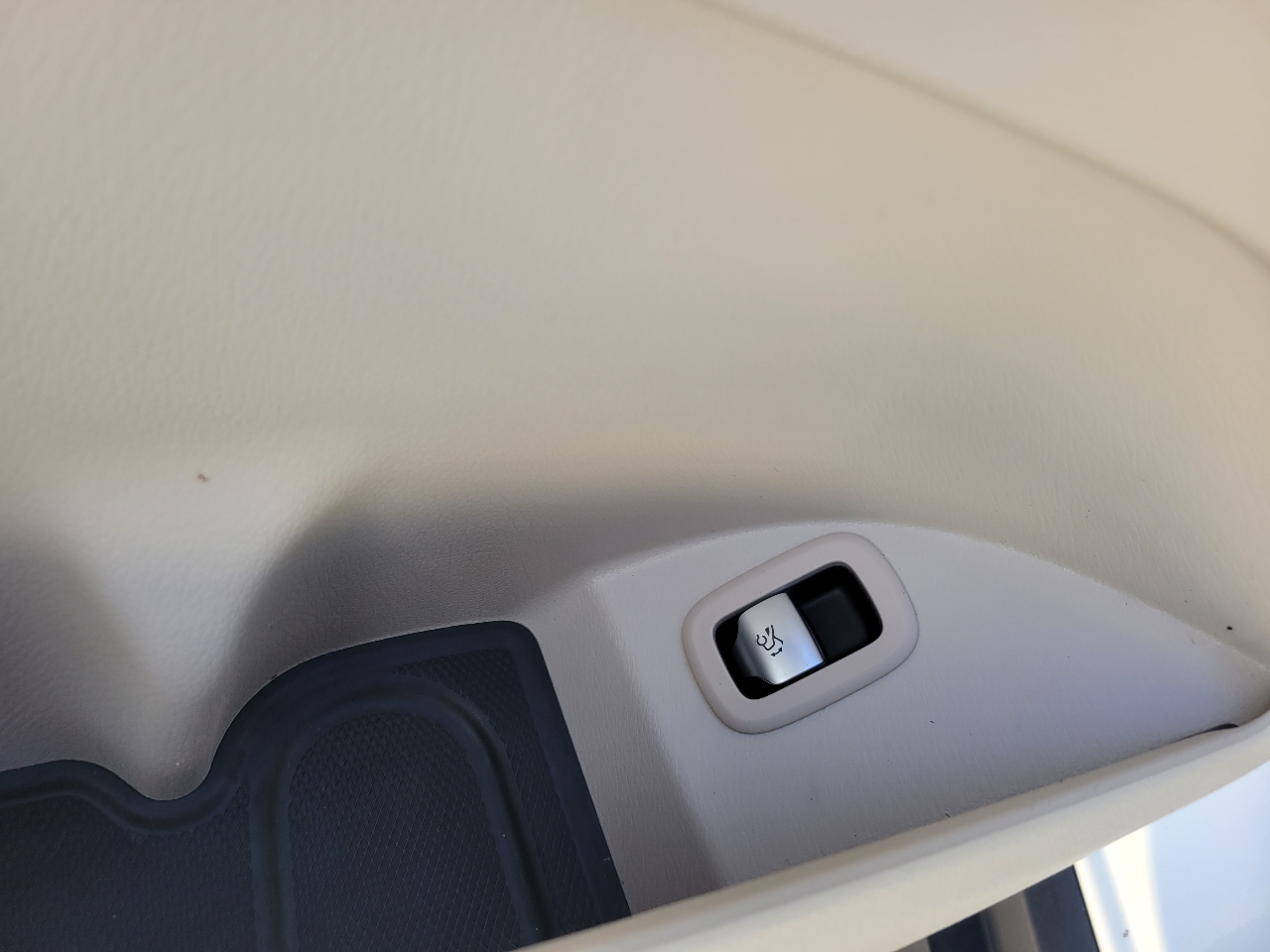 Mercedes-Benz GLC  2023