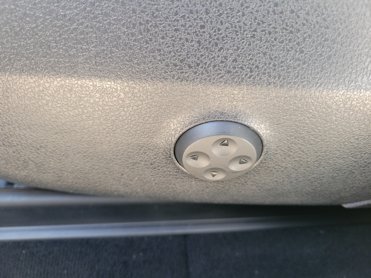 Mercedes-Benz GLC  2023