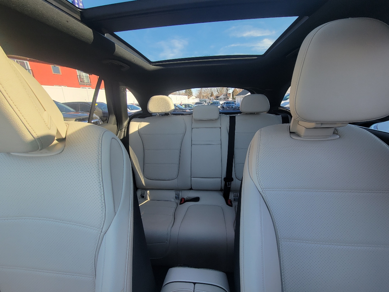 Mercedes-Benz GLC  2023