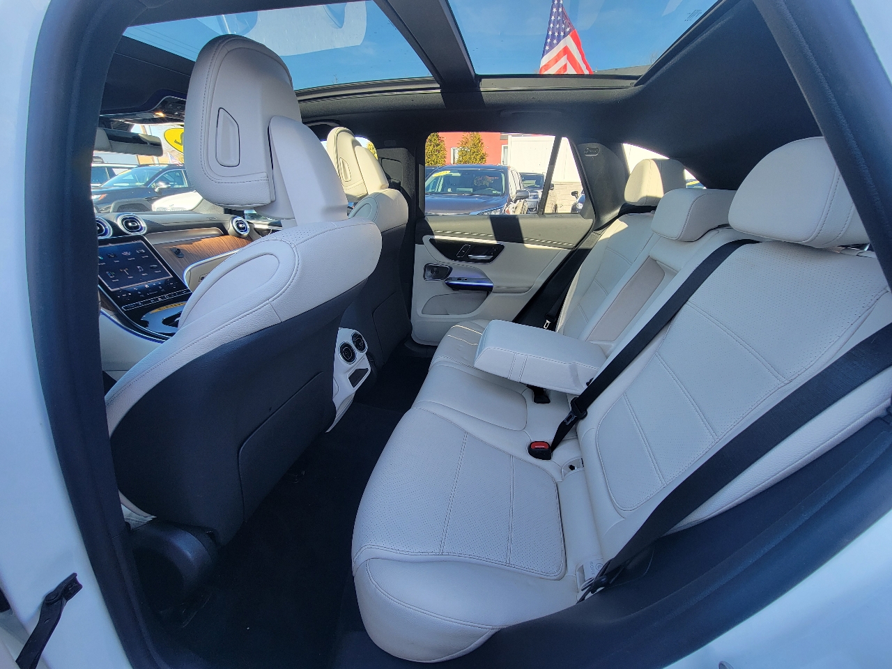 Mercedes-Benz GLC  2023