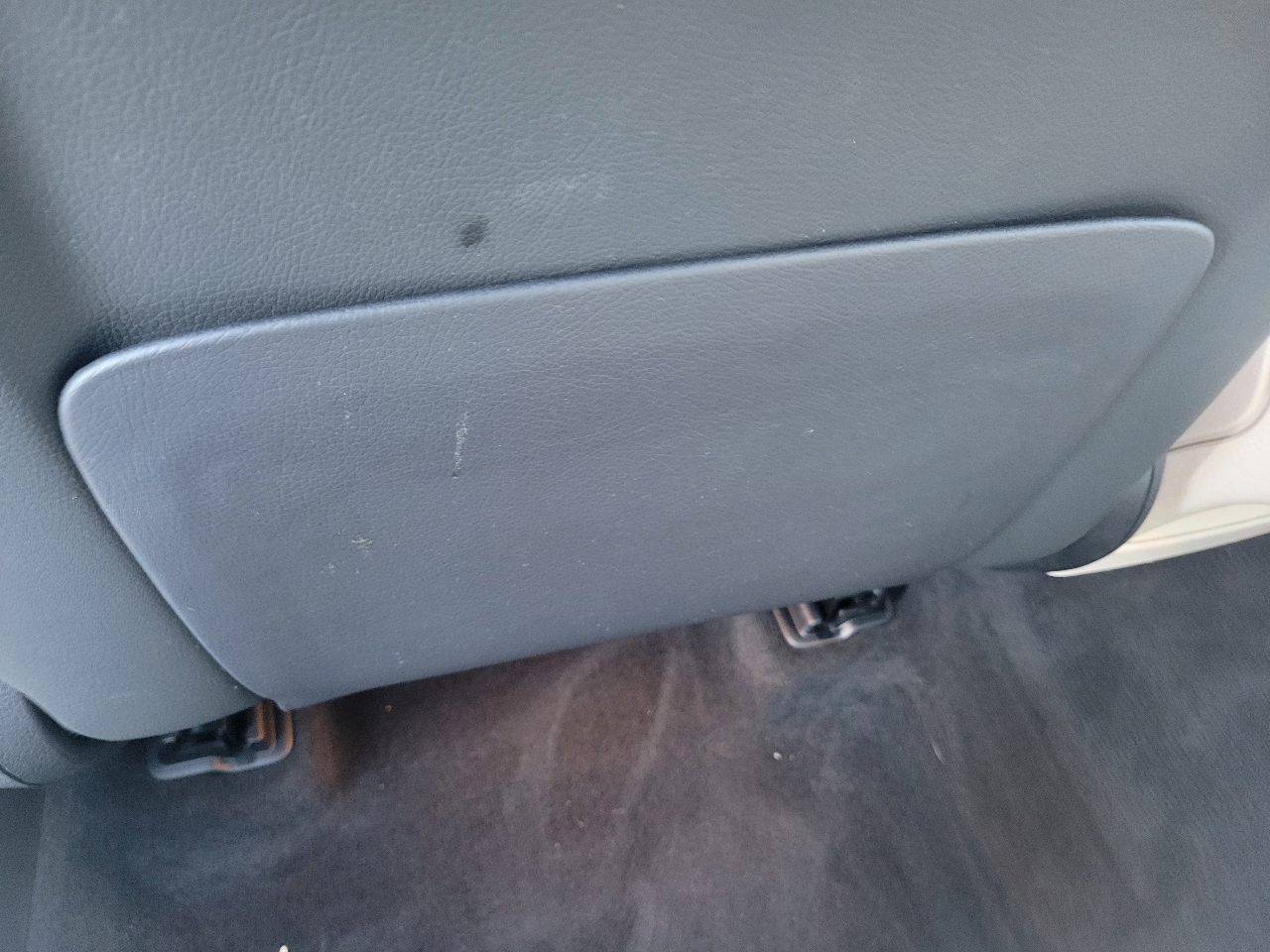 Mercedes-Benz GLC  2023