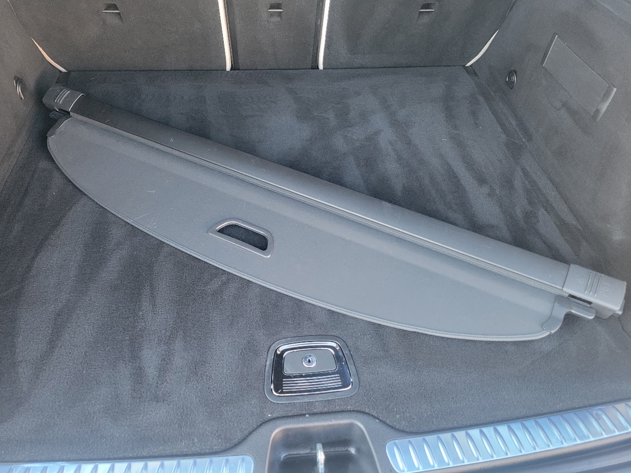 Mercedes-Benz GLC  2023