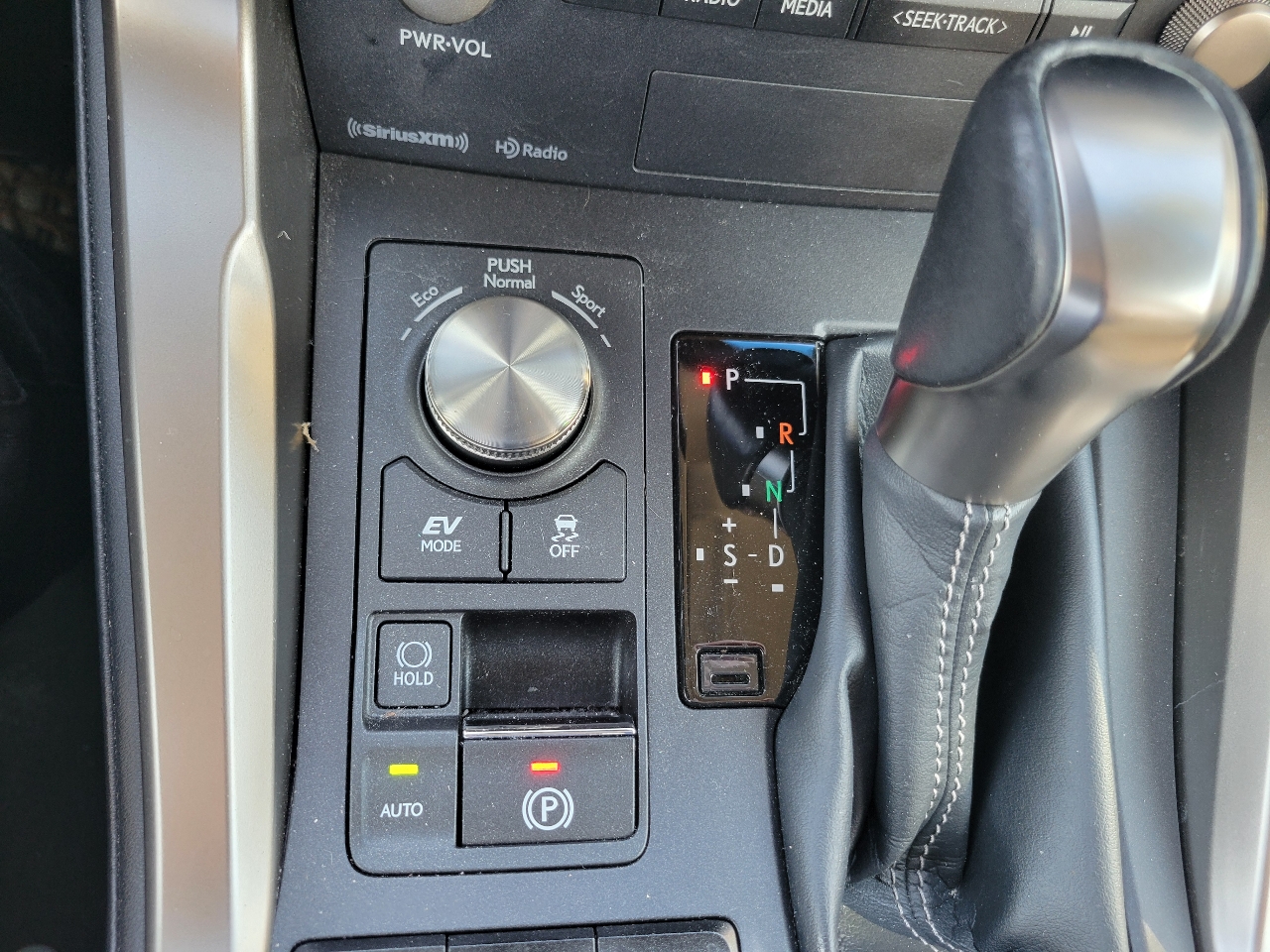 Lexus NX 300h Premium 2018