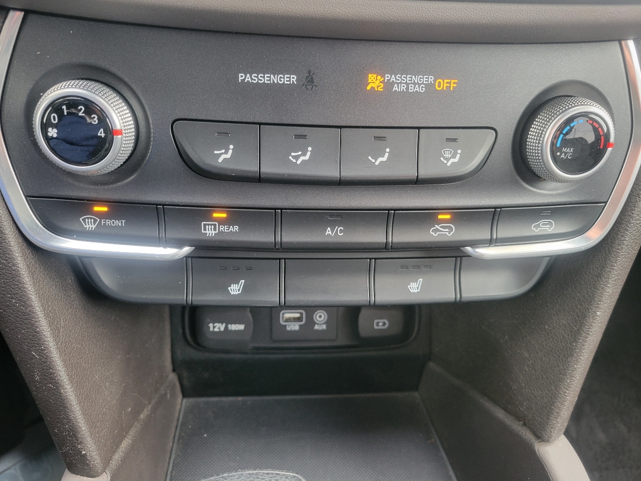 Hyundai Santa Fe SEL 2.4L Auto AWD 2019