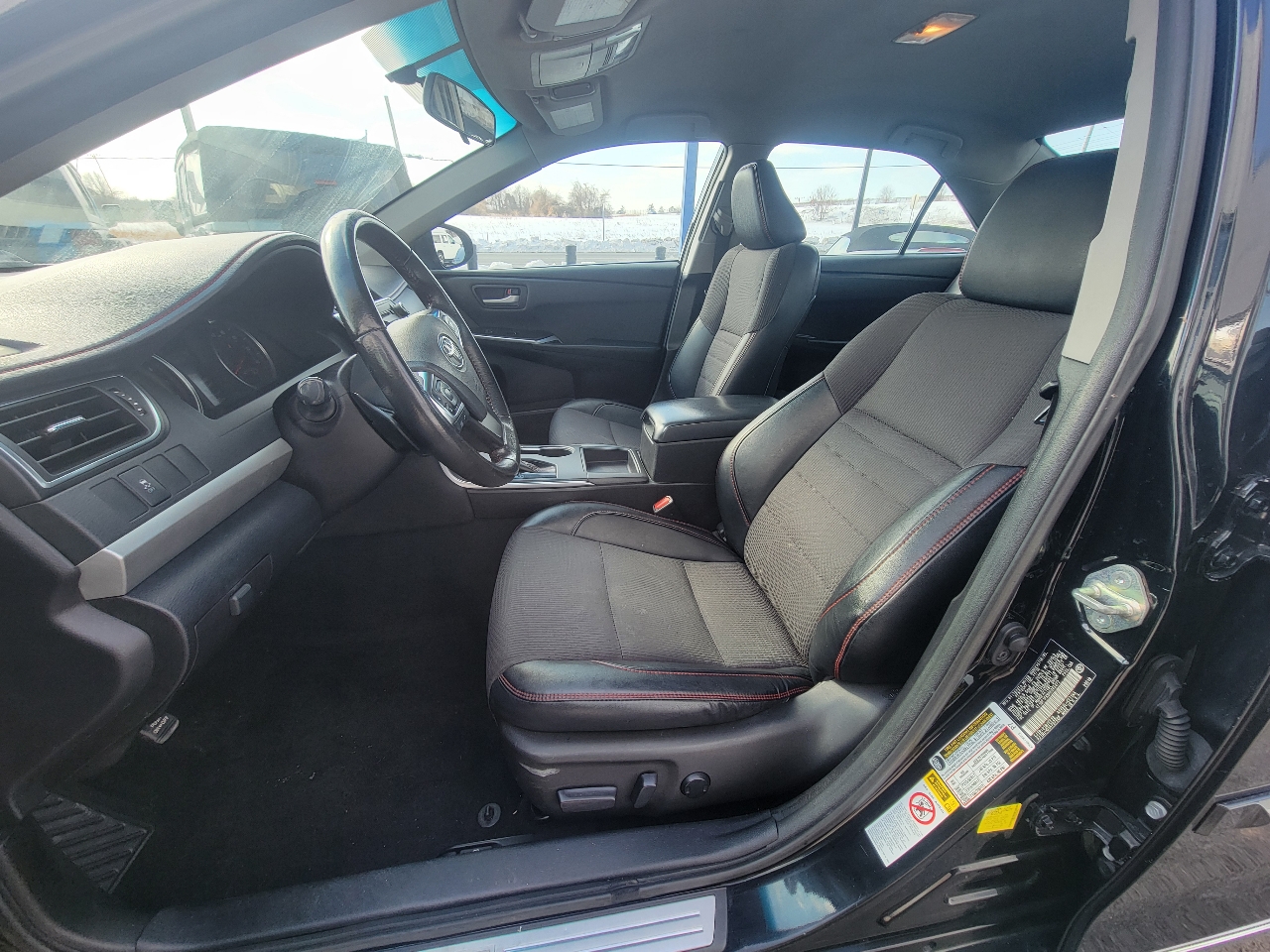 Toyota Camry SE Auto (Natl) 2017