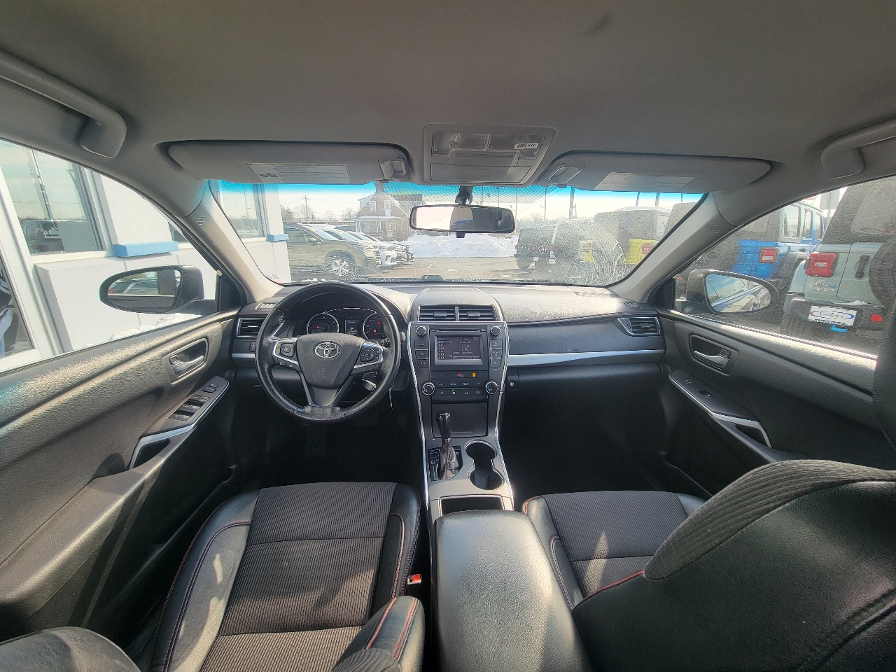 Toyota Camry SE Auto (Natl) 2017