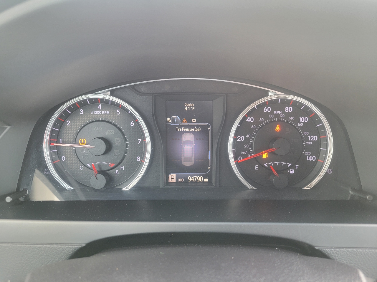 Toyota Camry SE Auto (Natl) 2017