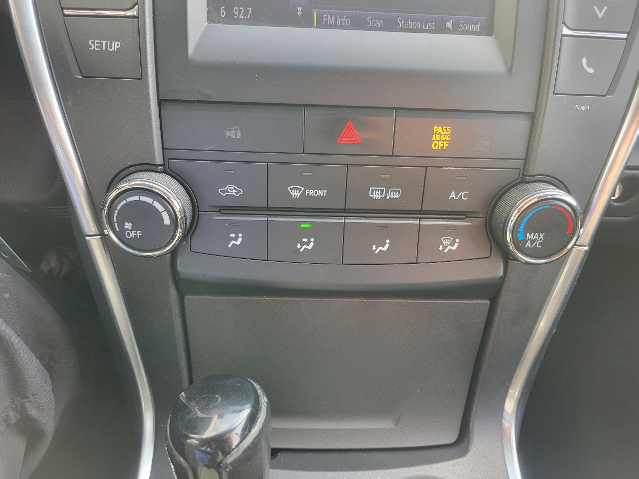 Toyota Camry SE Auto (Natl) 2017