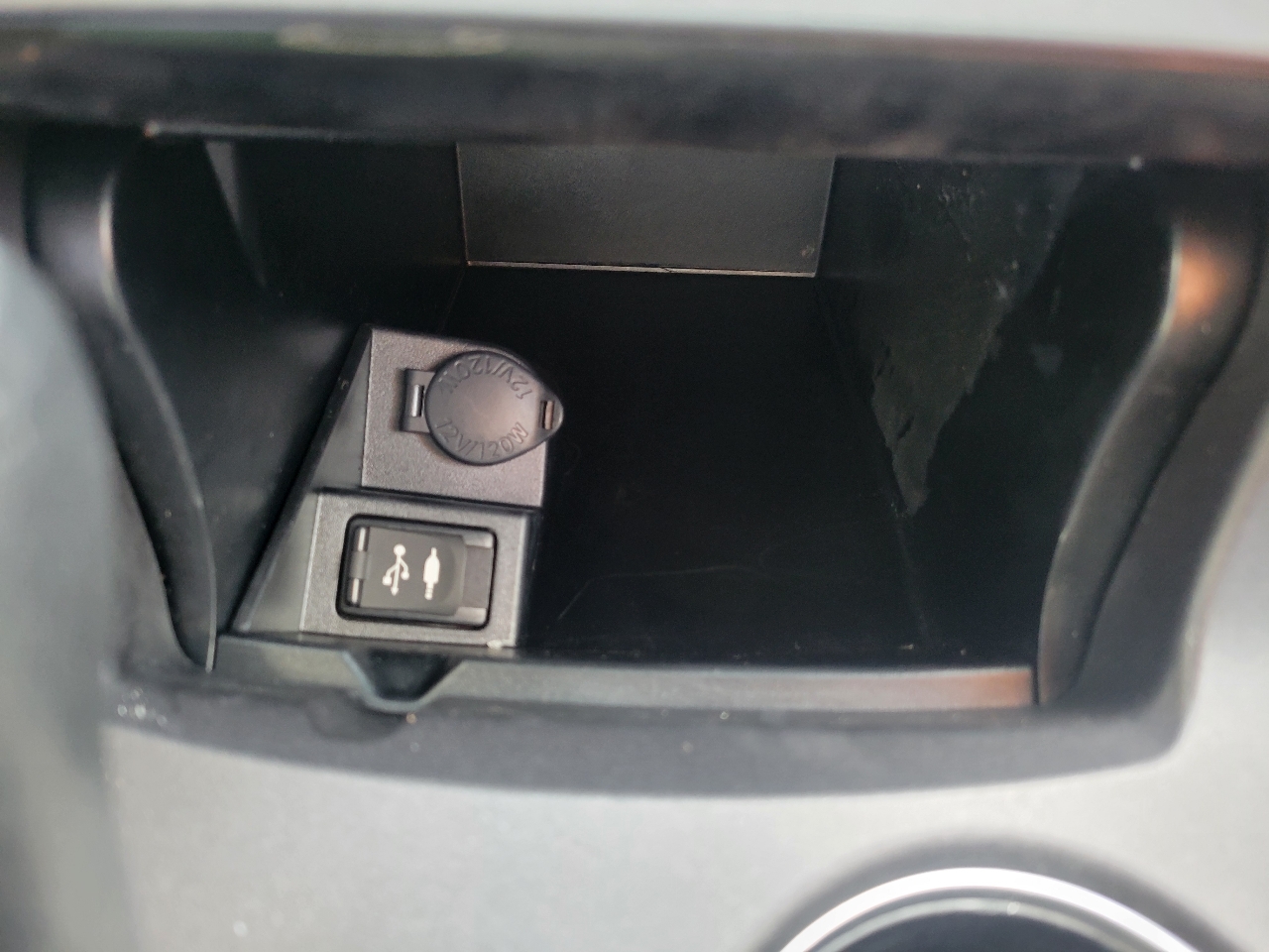 Toyota Camry SE Auto (Natl) 2017