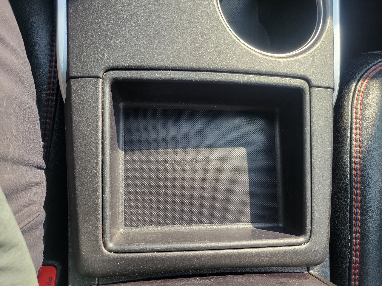 Toyota Camry SE Auto (Natl) 2017