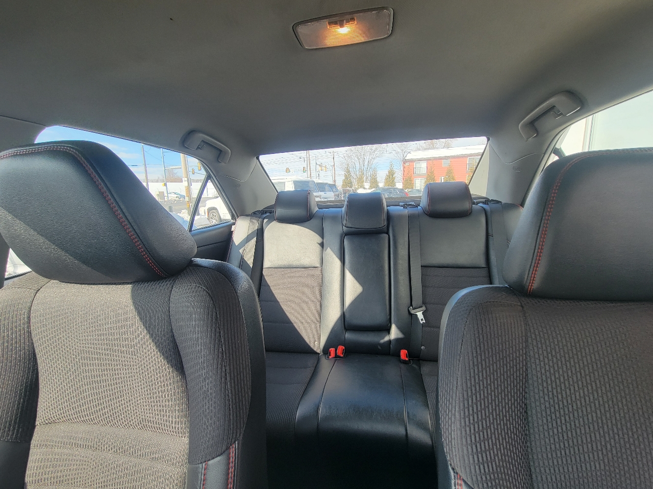 Toyota Camry SE Auto (Natl) 2017