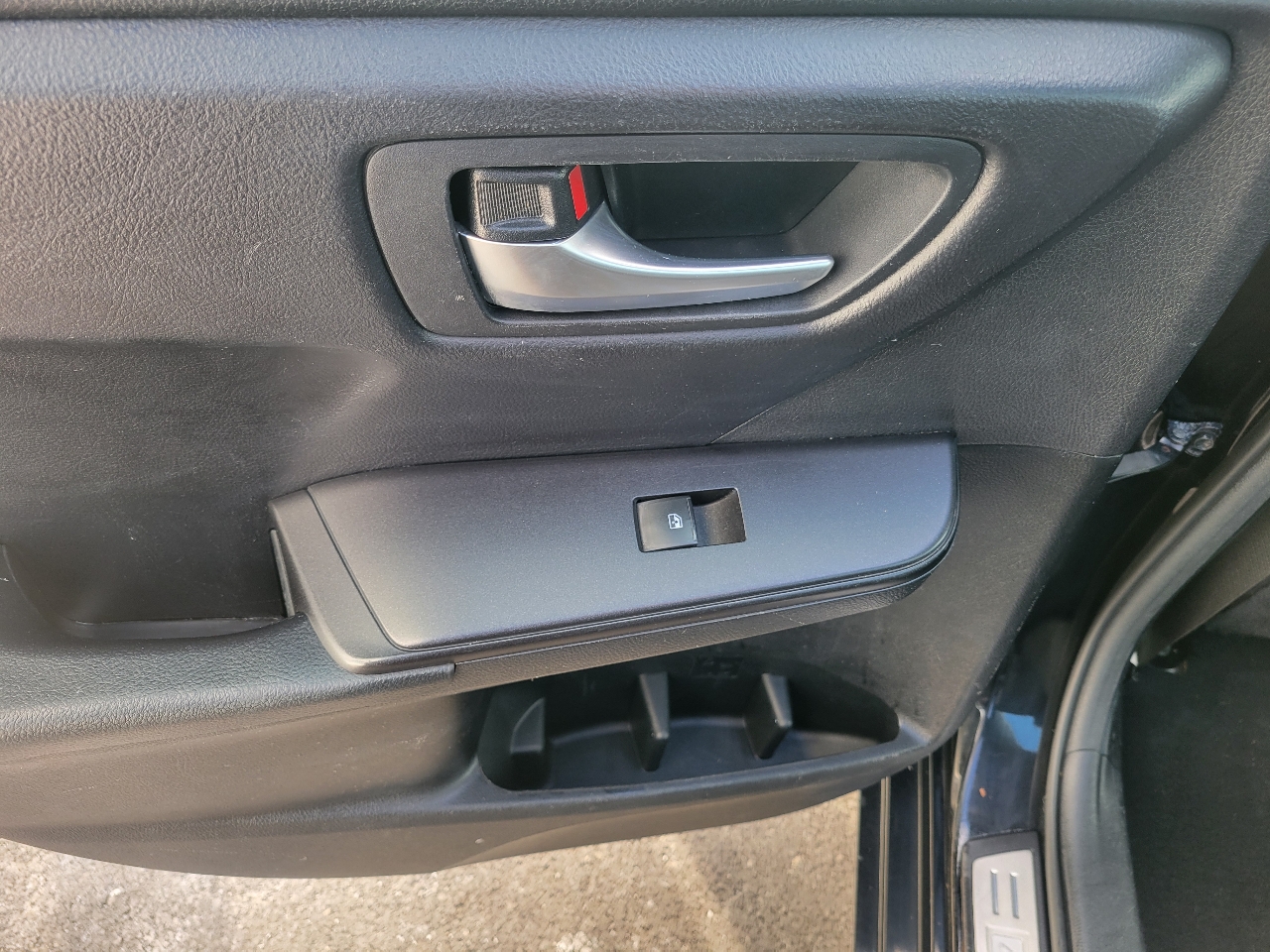 Toyota Camry SE Auto (Natl) 2017