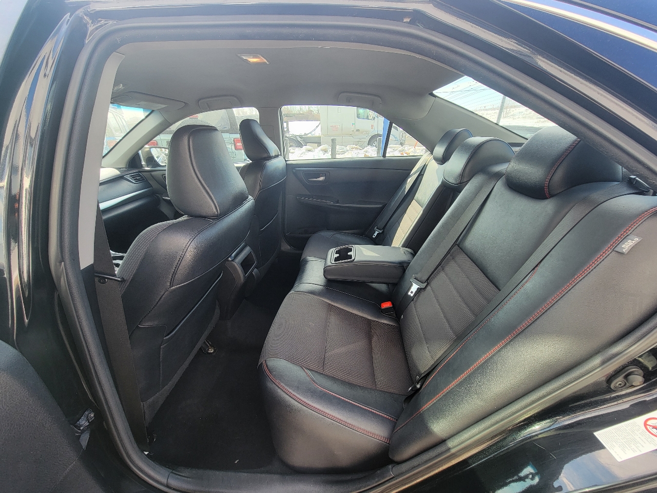 Toyota Camry SE Auto (Natl) 2017