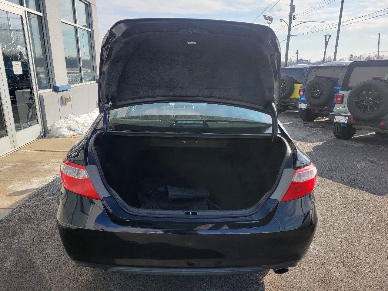 Toyota Camry SE Auto (Natl) 2017