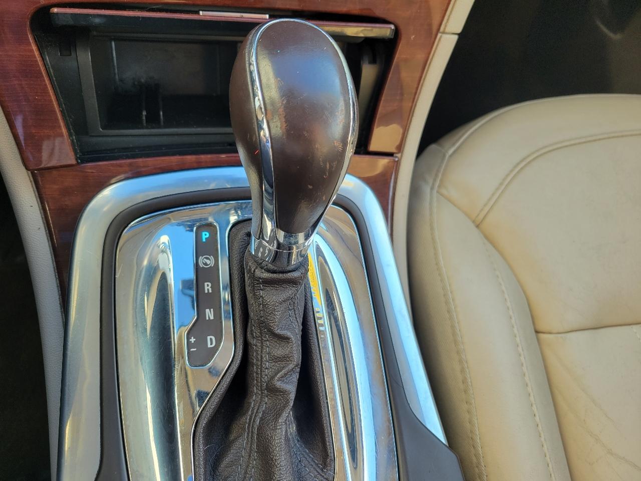 Buick Regal 4dr Sdn Turbo FWD 2016