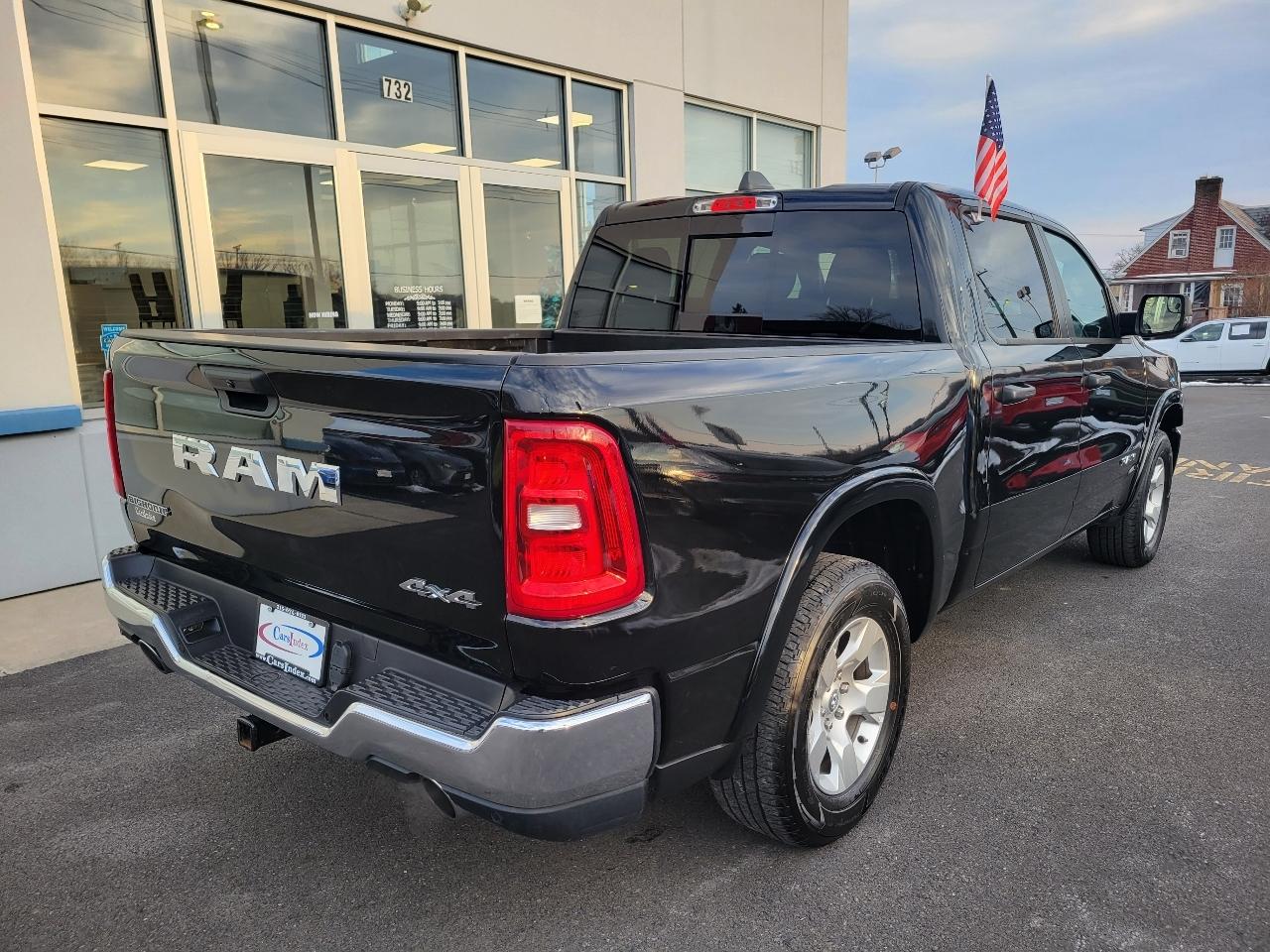 RAM 1500 Big Horn 4x4 Crew Cab 5'7" Box 2025