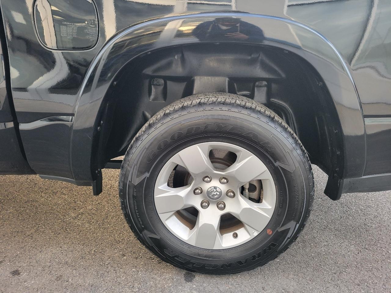 RAM 1500 Big Horn 4x4 Crew Cab 5'7" Box 2025