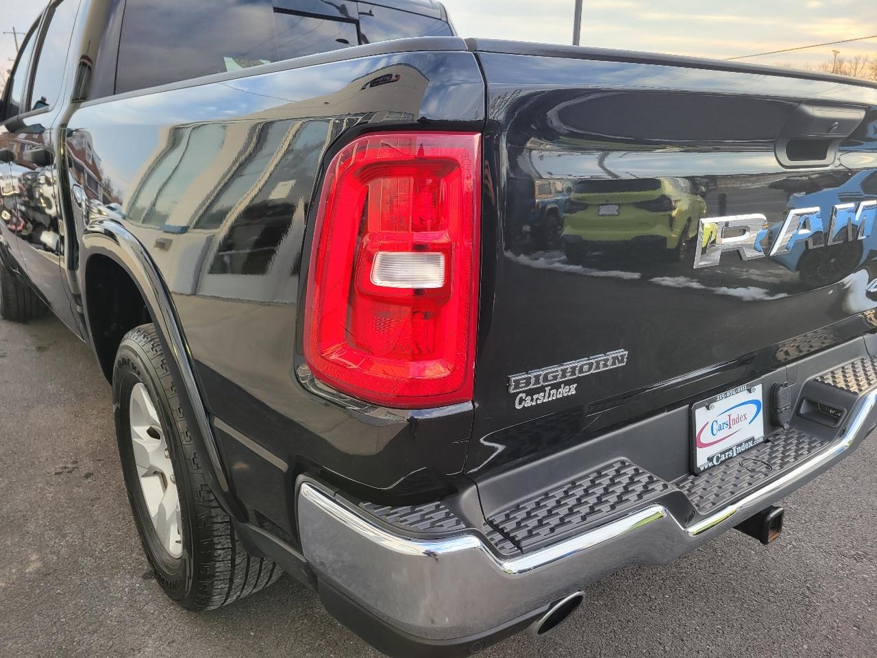 RAM 1500 Big Horn 4x4 Crew Cab 5'7" Box 2025