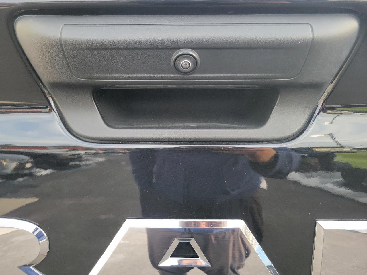 RAM 1500 Big Horn 4x4 Crew Cab 5'7" Box 2025