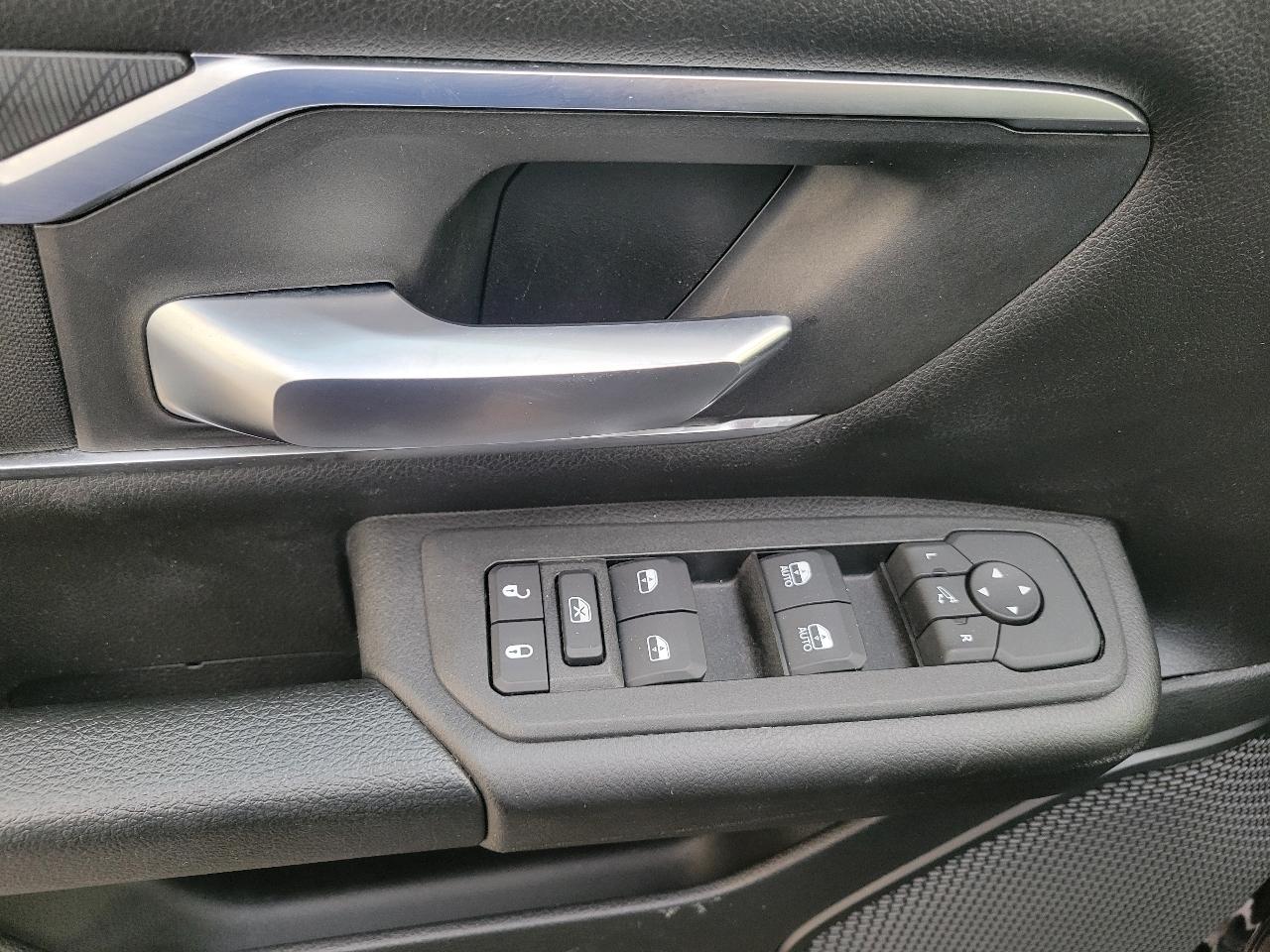 RAM 1500 Big Horn 4x4 Crew Cab 5'7" Box 2025