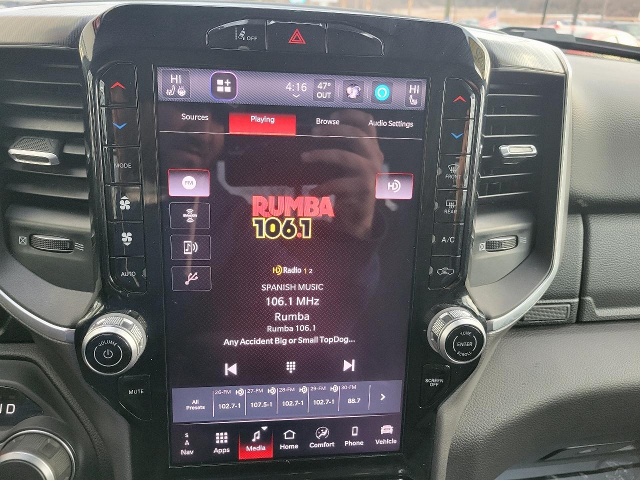 RAM 1500 Big Horn 4x4 Crew Cab 5'7" Box 2025