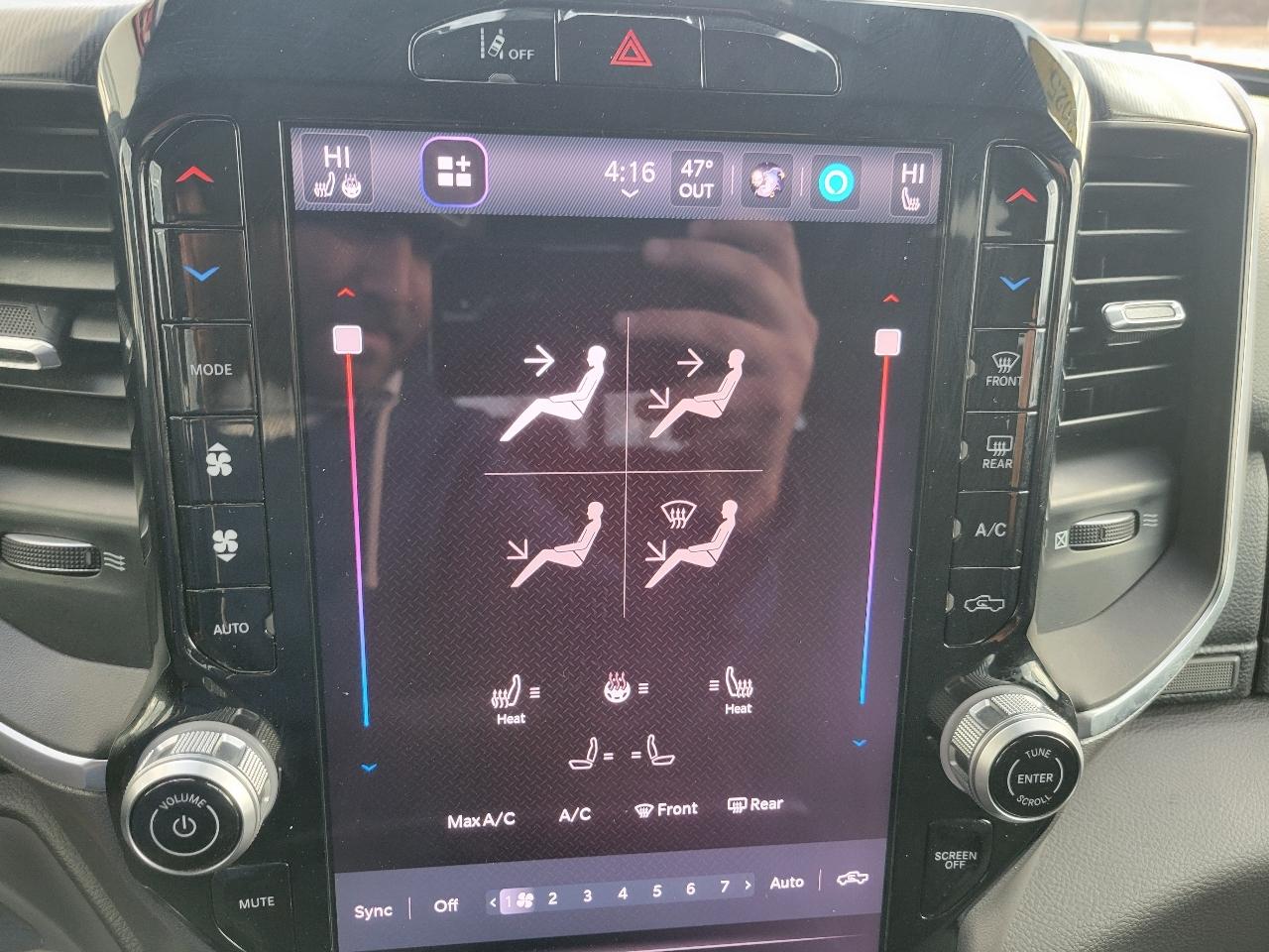 RAM 1500 Big Horn 4x4 Crew Cab 5'7" Box 2025