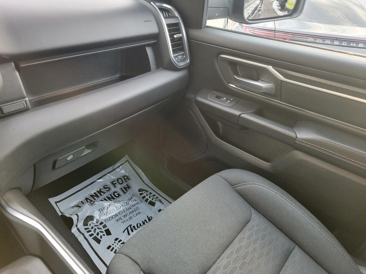 RAM 1500 Big Horn 4x4 Crew Cab 5'7" Box 2025