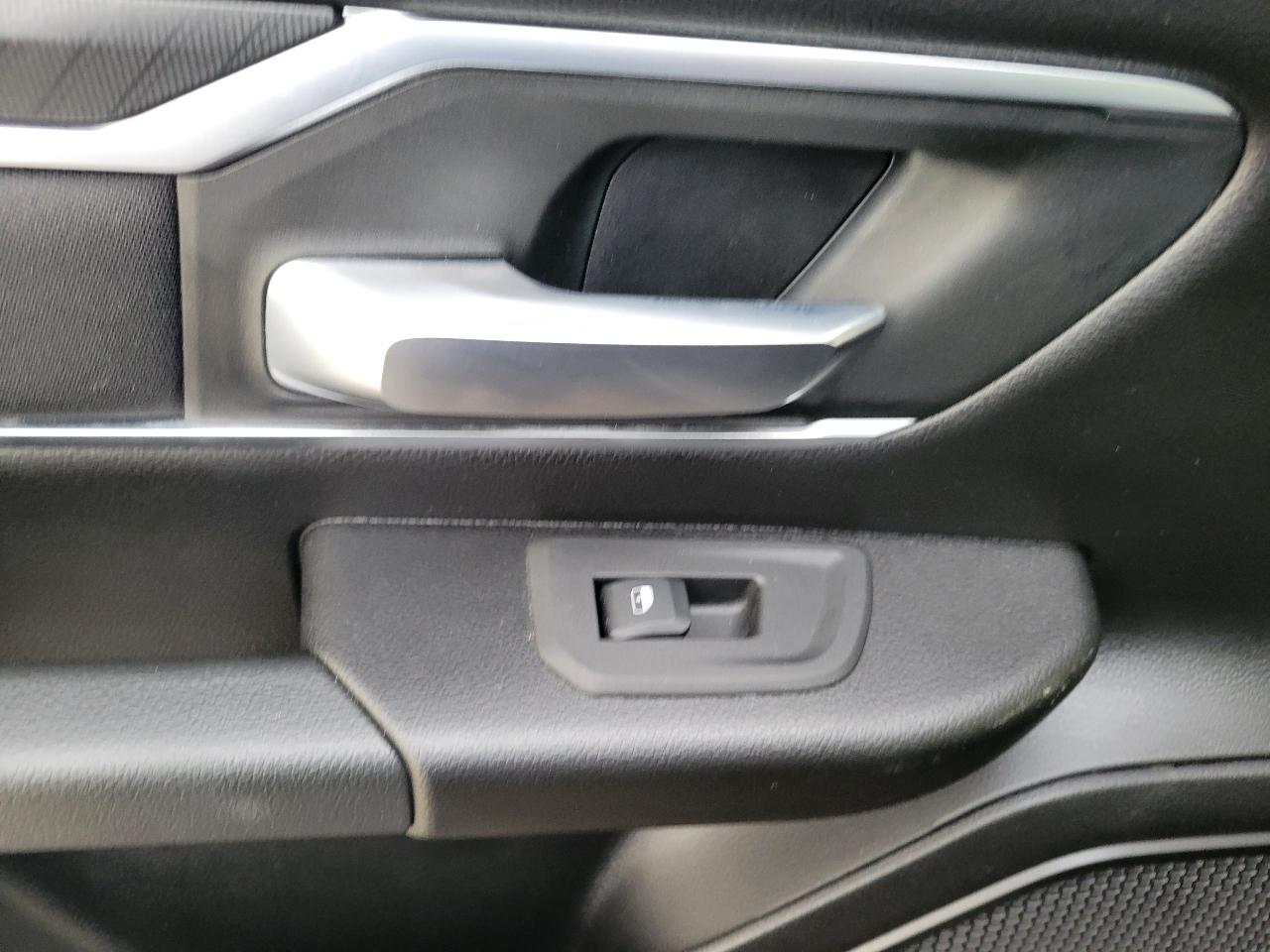 RAM 1500 Big Horn 4x4 Crew Cab 5'7" Box 2025